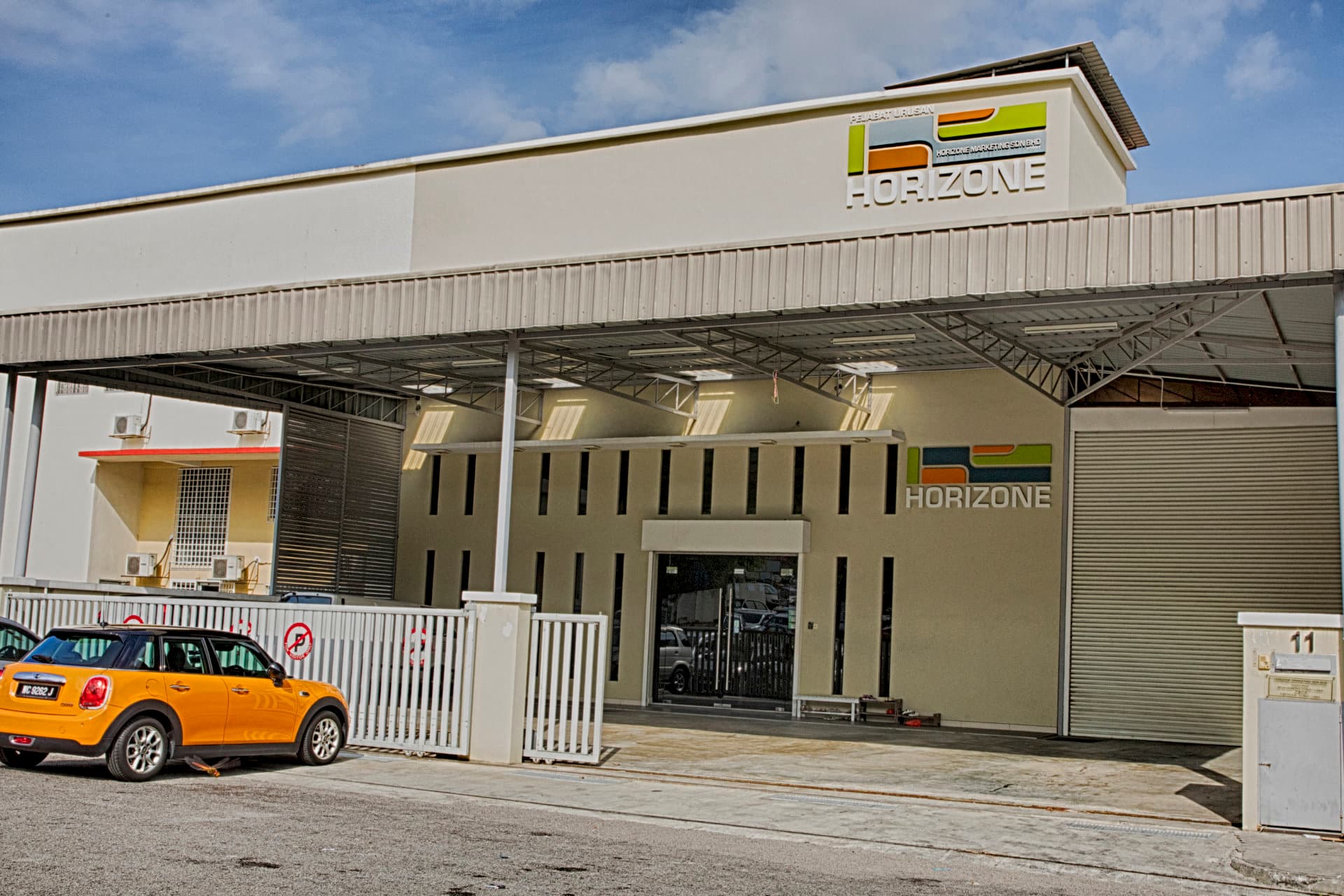 Horizone eyewear office outside